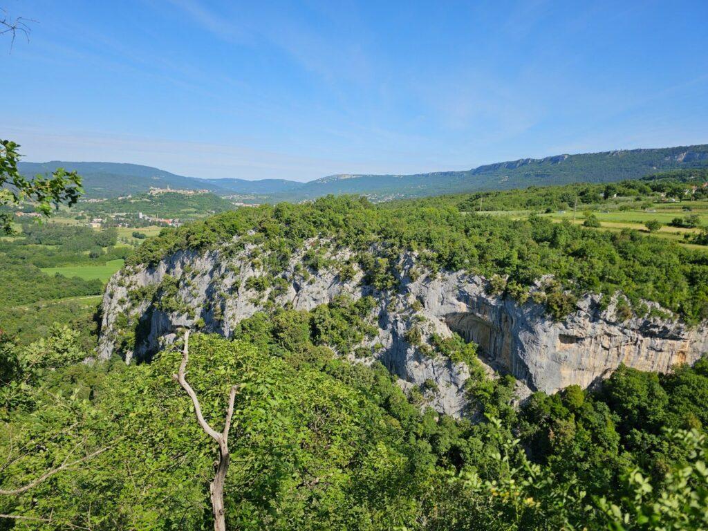 Pogled s vrha kanjona nakon strmog uspona