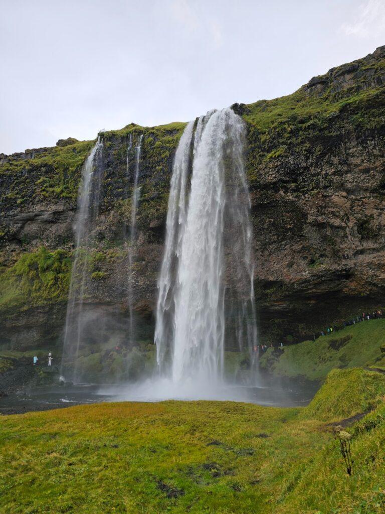 3 Seljalandsfoss 1