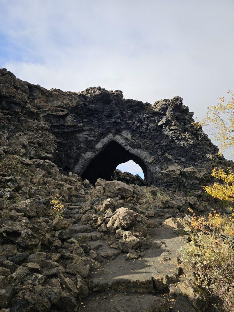 7 Polja lave Dimmuborgir špilja Kirkja