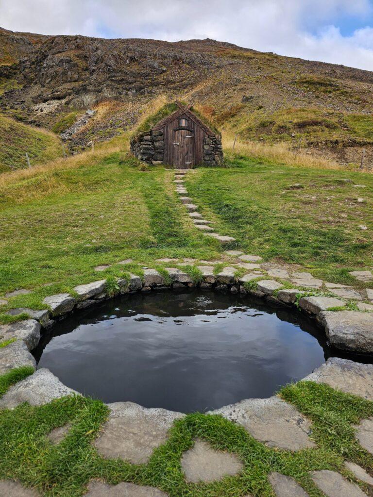 9 Guðrúnarlaug termalni izvor